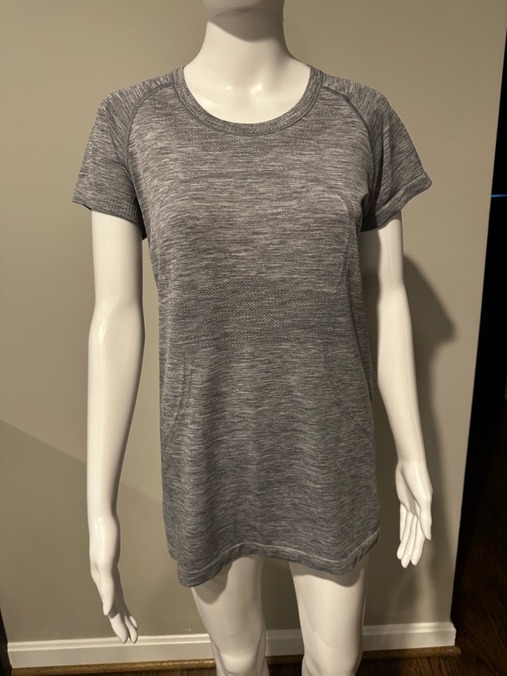 Lululemon t shirt